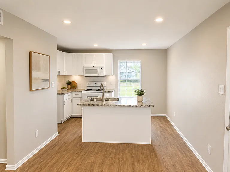 901 Bessie St — Photo 4
