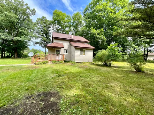 19694 Indian Dr, Paris, MI 49338