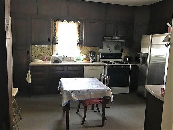 5th image of 286 Hudson Ave