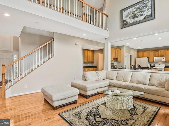 5th image of 8191 Paper Birch Dr