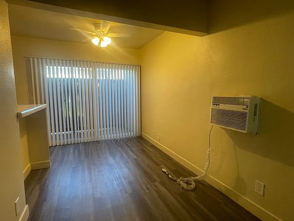 2nd image of 15-700 N East End Ave #15