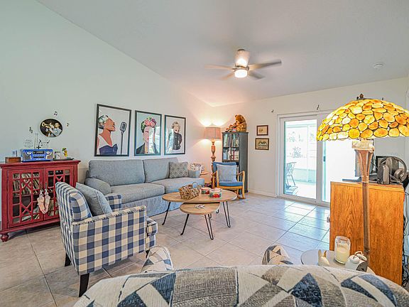 4th image of 1562 SE Crowberry Drive