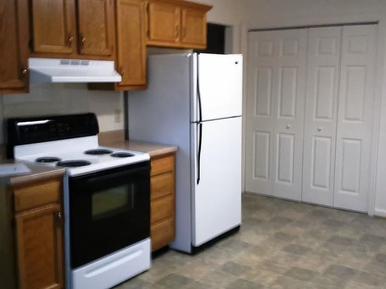 307 Lakeview Dr — Photo 4