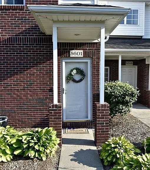 5601 Twin Oaks Dr — Photo 1