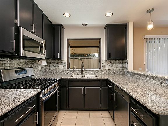 Fully Remodeled Kitchen