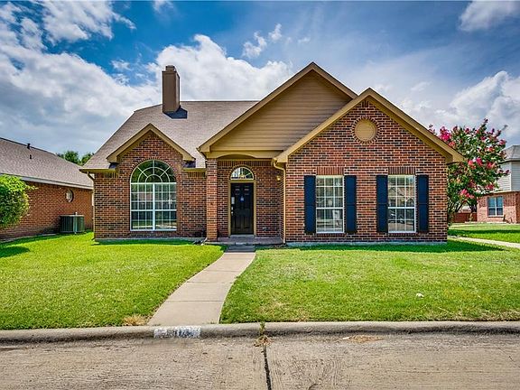 3rd image of 1814 Willow Creek Ct