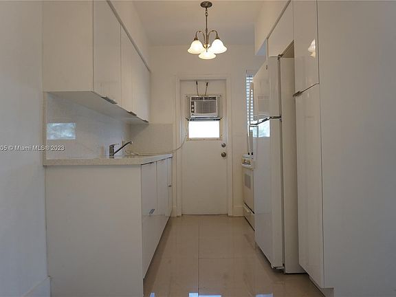 3rd image of 4015 Indian Creek Dr APT 301