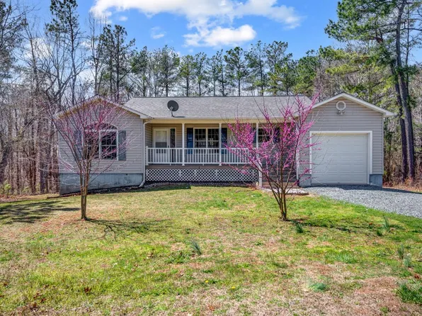 307 Courtland Dr, Appomattox, VA 24522