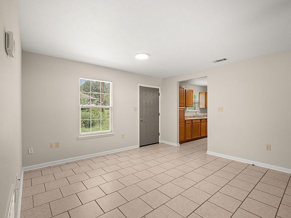 4th image of 516 Whittington St
