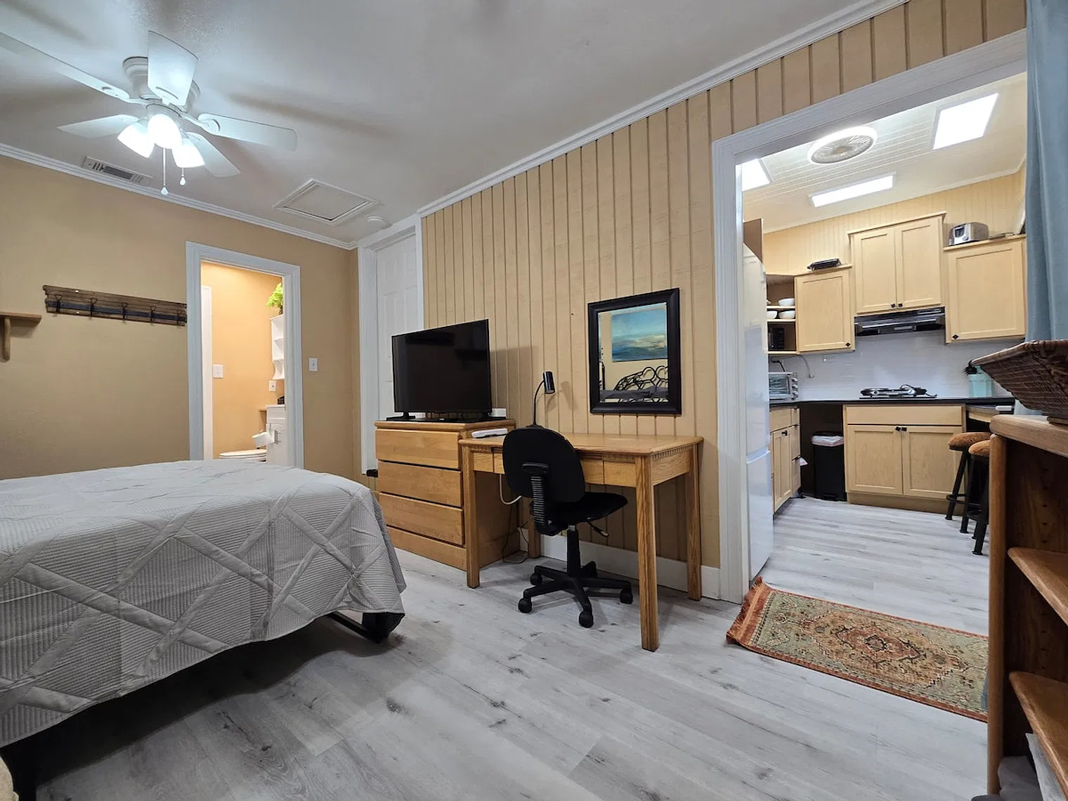 1 bed, 1.0 bath, 645 sqft, $2,481 — Photo 4