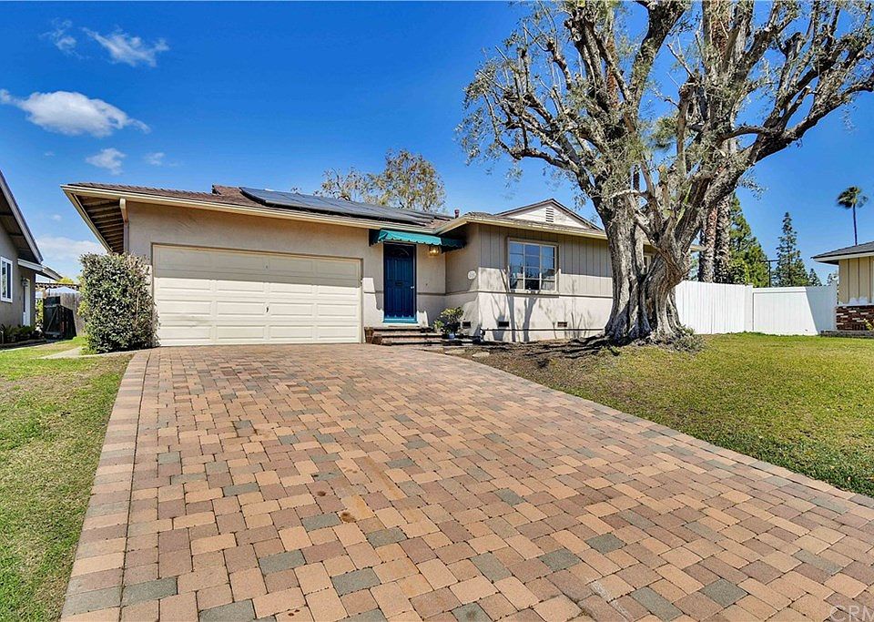 1st image of 15015 Ashgrove Dr