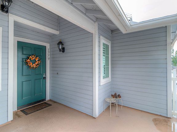 2nd image of 1779 Shady Oaks Ct