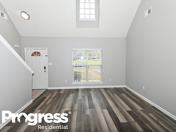 5th image of 7450 Fox Hollow Ln