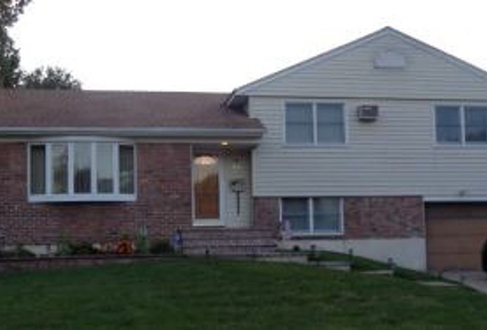 1st image of 21 Agatha Dr