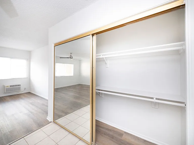 1166 S. Crenshaw Blvd — Photo 10