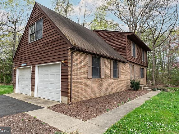 4th image of 21665 Cambria St
