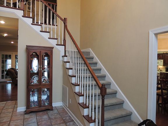 5th image of 1690 Club House Dr