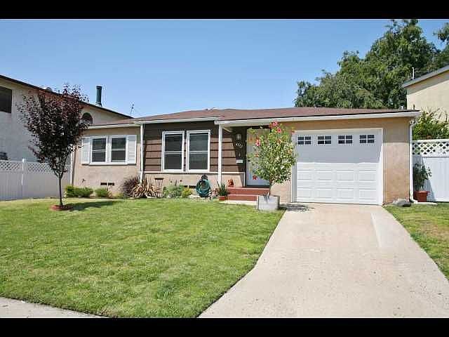 Remodeled Home On Canyon!