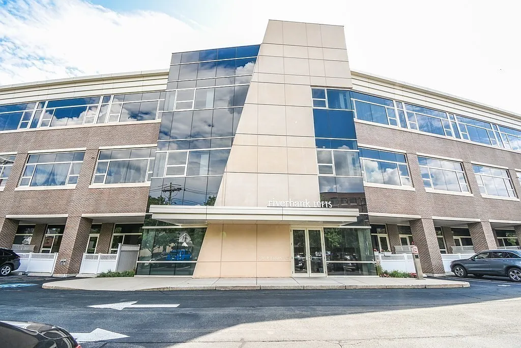 1 bed, 1.0 bath, 857 sqft, $2,900 — Photo 2