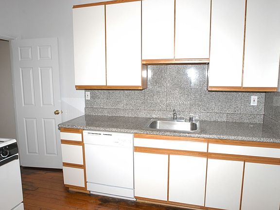 3rd image of 976 Harrison St #976A