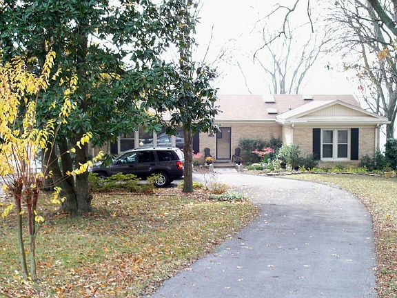 End of cul-de-sac Front