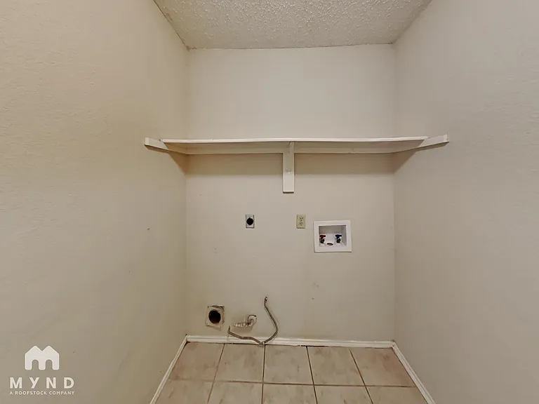 3205 Meadowview Dr — Photo 26