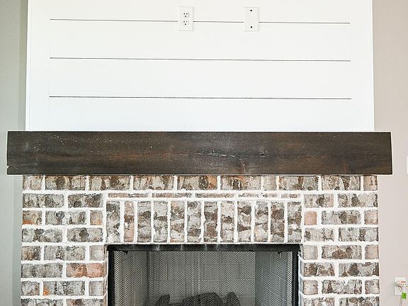 5th image of 150 Carolina Ln NE