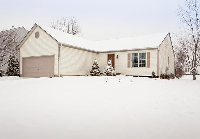 1st image of 544 W River Dr