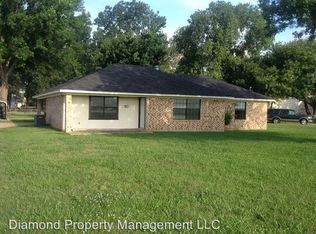 5221 Airline Dr, Benton, LA 71111