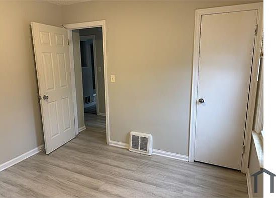 5th image of 16175 Dale St