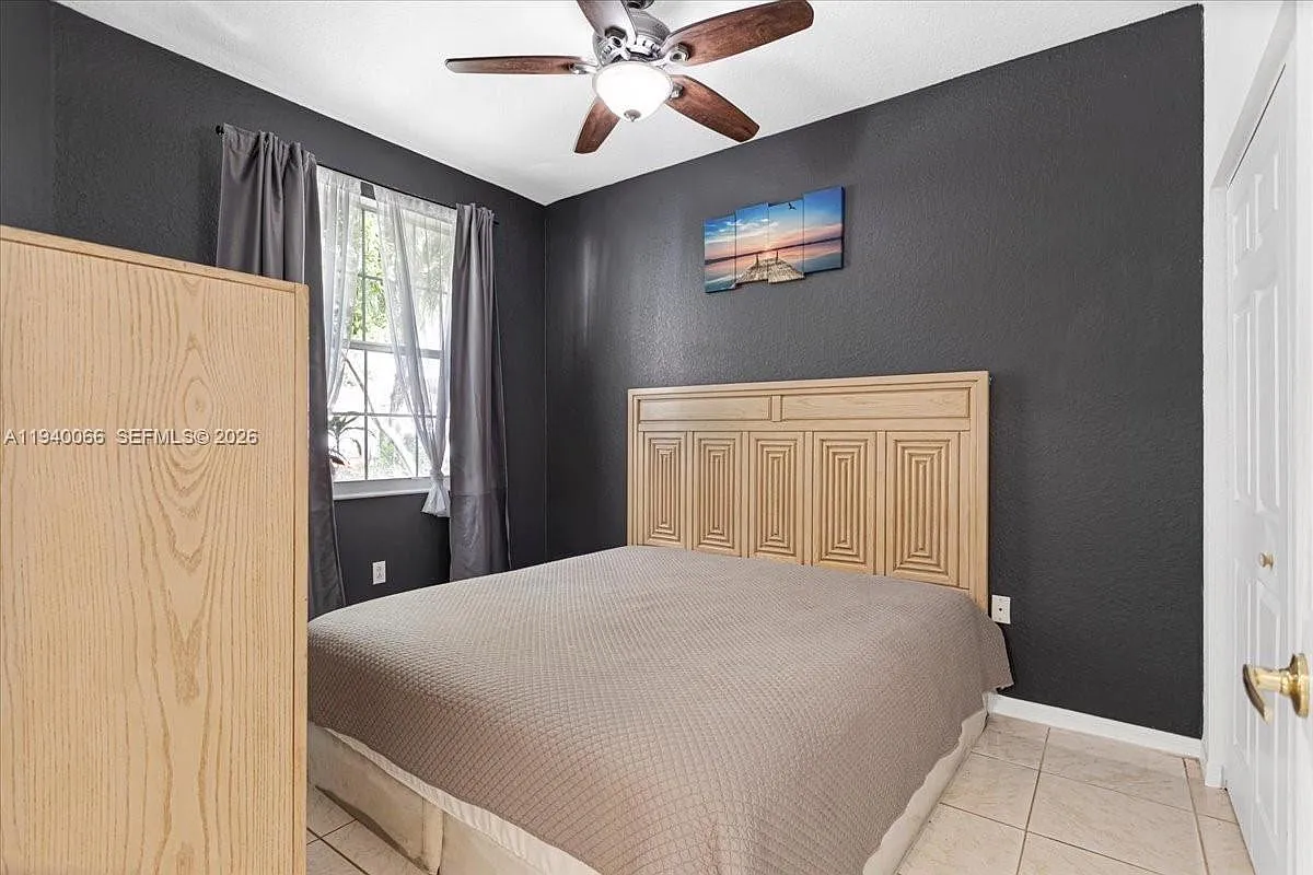 3 bed, 1452 sqft, $3,250 — Photo 3