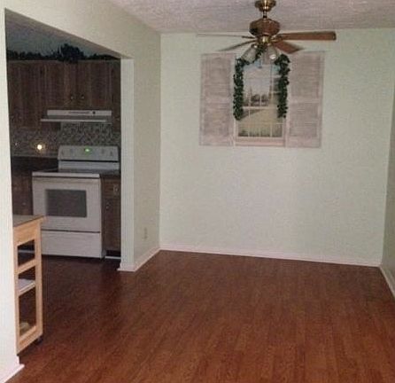 3rd image of 5860 Whispering Pine Way APT C-1