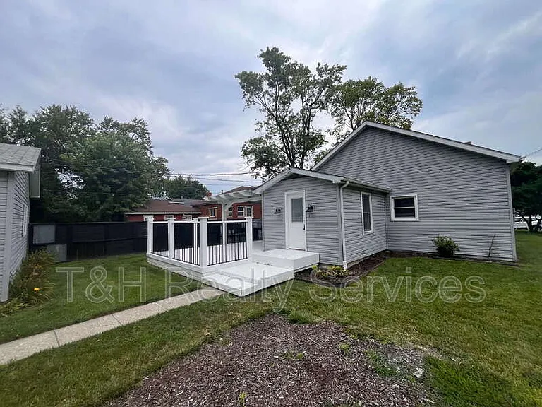 708 N Independence St — Photo 4