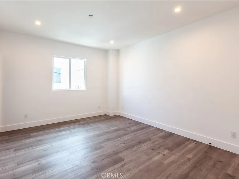 10910 W Hesby St #1/2 — Photo 19