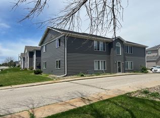 4525 Steinbeck St, Ames, IA 50014