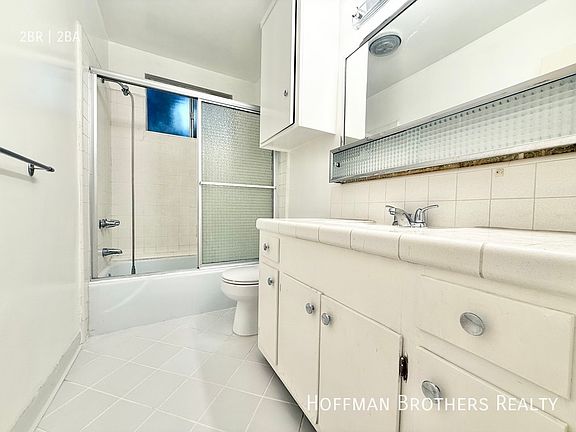 5th image of 1036 N Crescent Heights Blvd APT 4