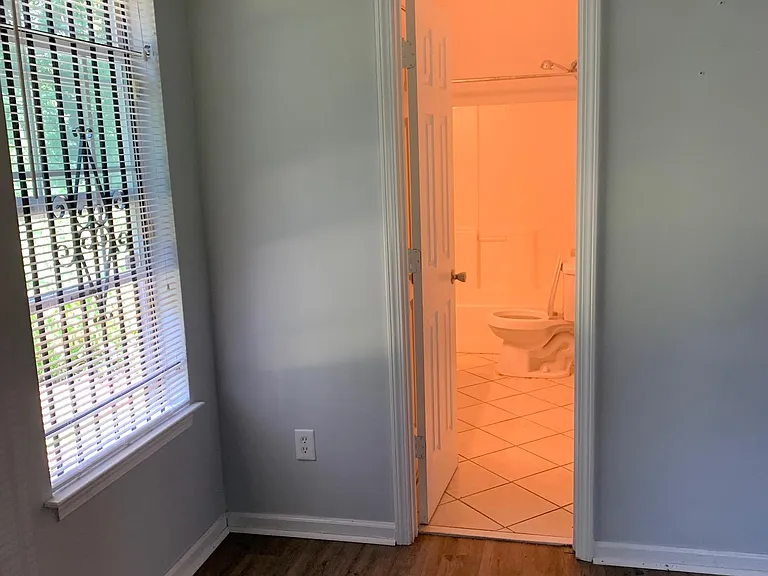 Burbank Dr SW — Photo 12
