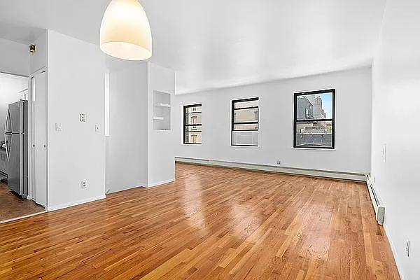 215 Berry St #3 photo 1