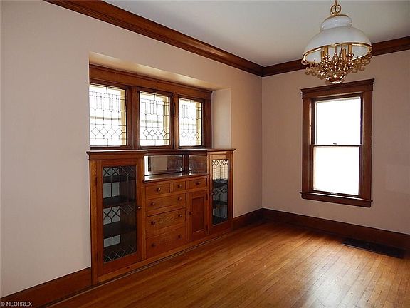5th image of 1627 Elmwood Ave