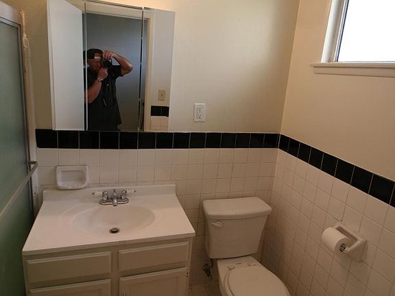 5th image of 839 S Wooster St #11