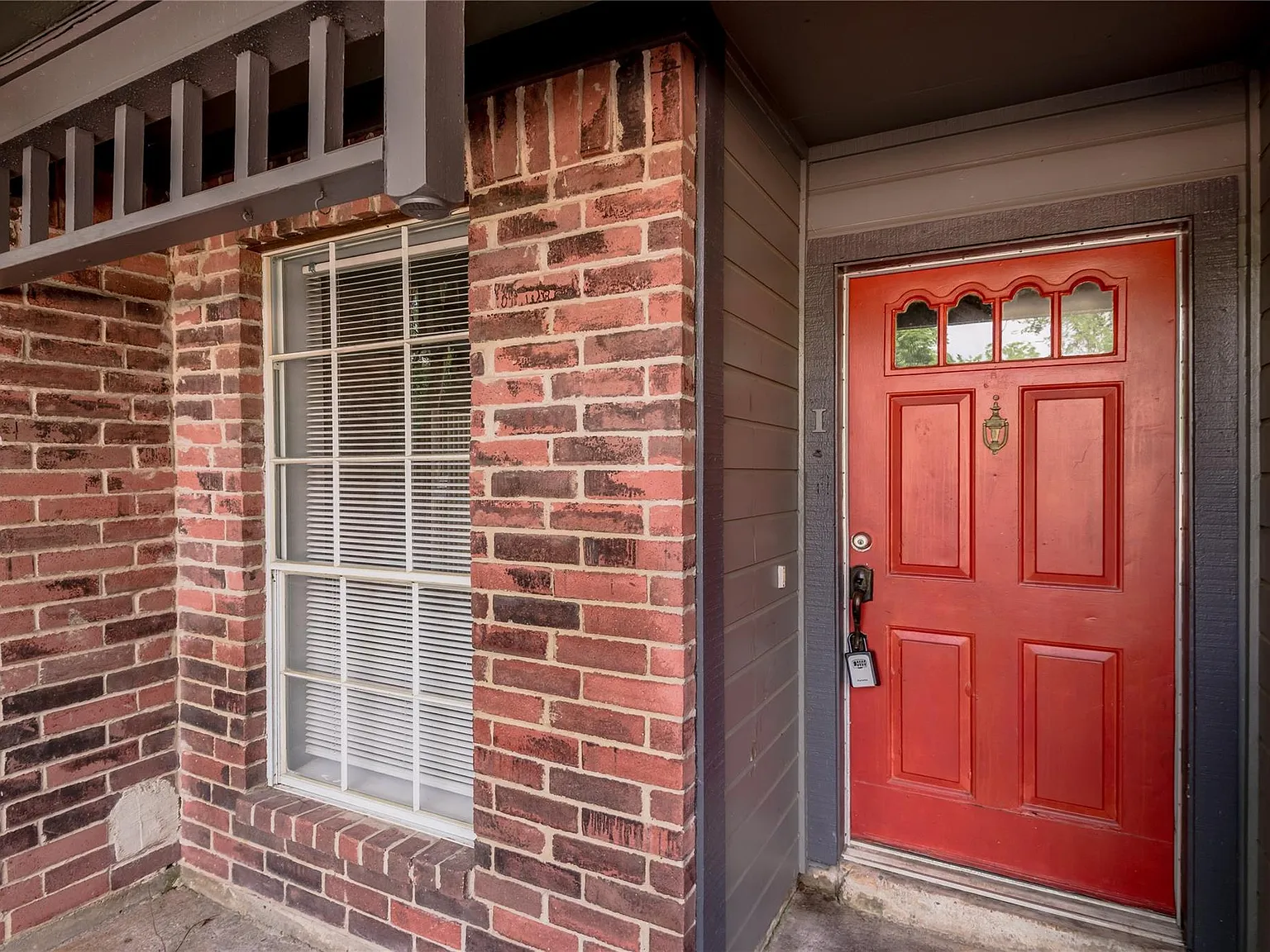 2 bed, 2.5 bath, 1270 sqft, $1,295 — Photo 4
