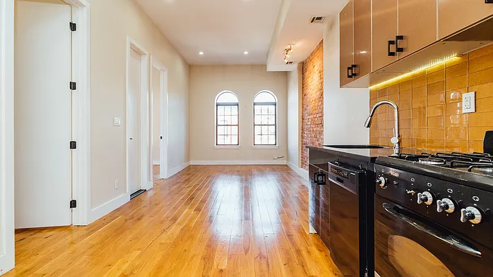 Rented by Nooklyn NYC LLC | media 41