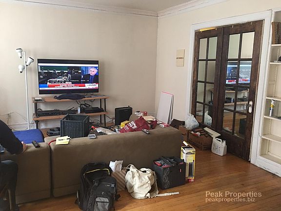 2nd image of 2822 N Cambridge Ave APT 030