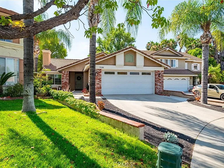 19288 White Dove Ln — Photo 3