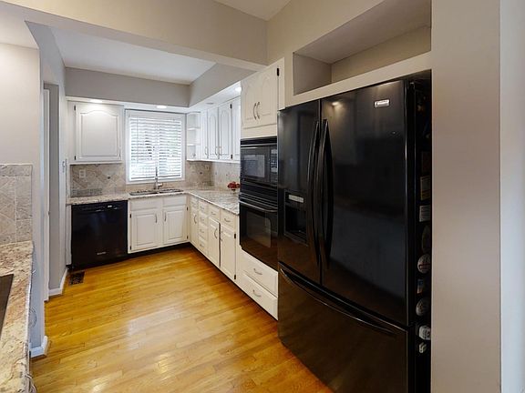 3rd image of 4710 Old Dominion Dr