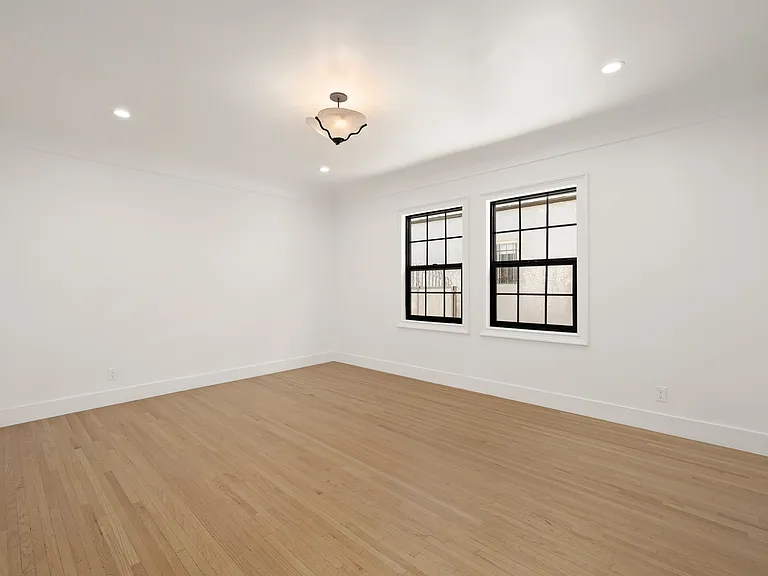 211 S Formosa Ave — Photo 21