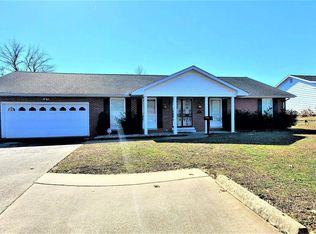 1817 State St, Eldorado, IL 62930