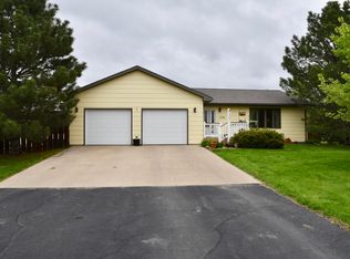 1720 Grandview St, Pierre, SD 57501