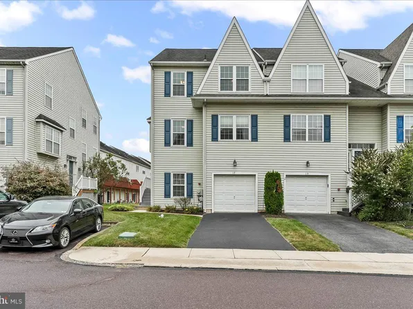 17 Cherry St, Downingtown, PA 19335