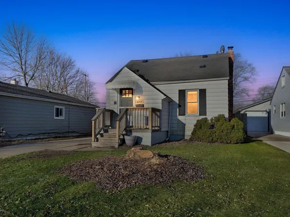26537 Brettonwoods St, Madison Heights, MI 48071
